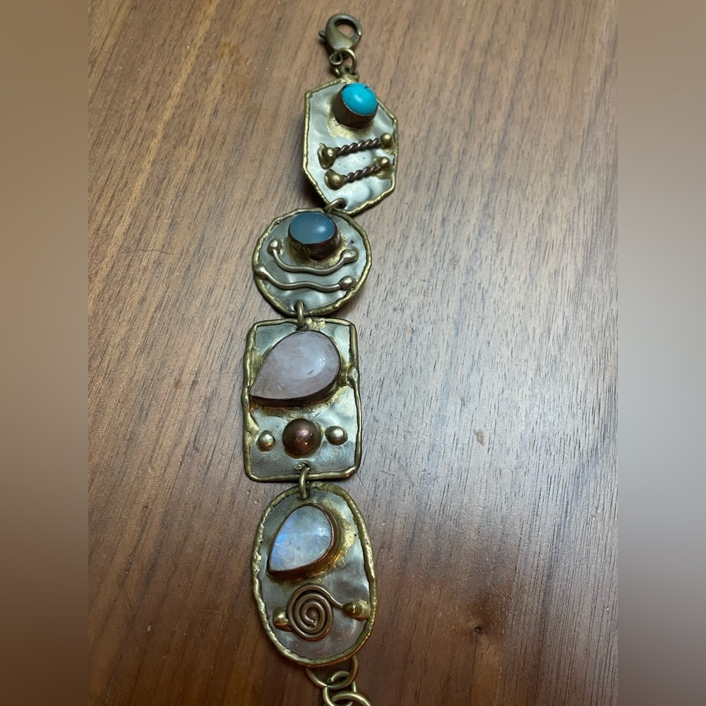 Stunner! Brutalist mixed metals with genuine semi precious gemstones bracelet. - Picture 9 of 10